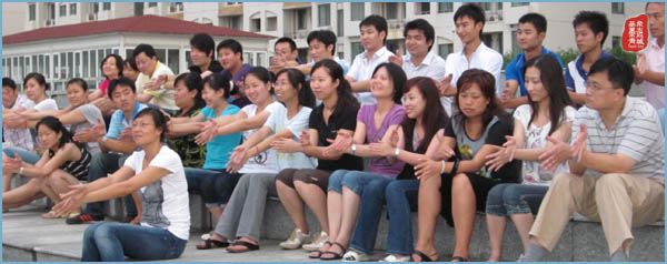 上海孩思乐商贸有限公司2010年拓展培训,孩思乐,拓展培训活动,拓展培训,拓展活动,周琳娜案例